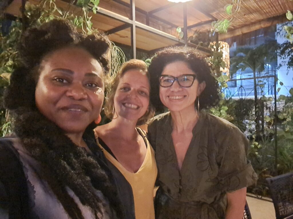 foto de  Helena Cosma da Graça Fonseca Veloso,  Débora de Fina Gonzalez e Dolores Galindo